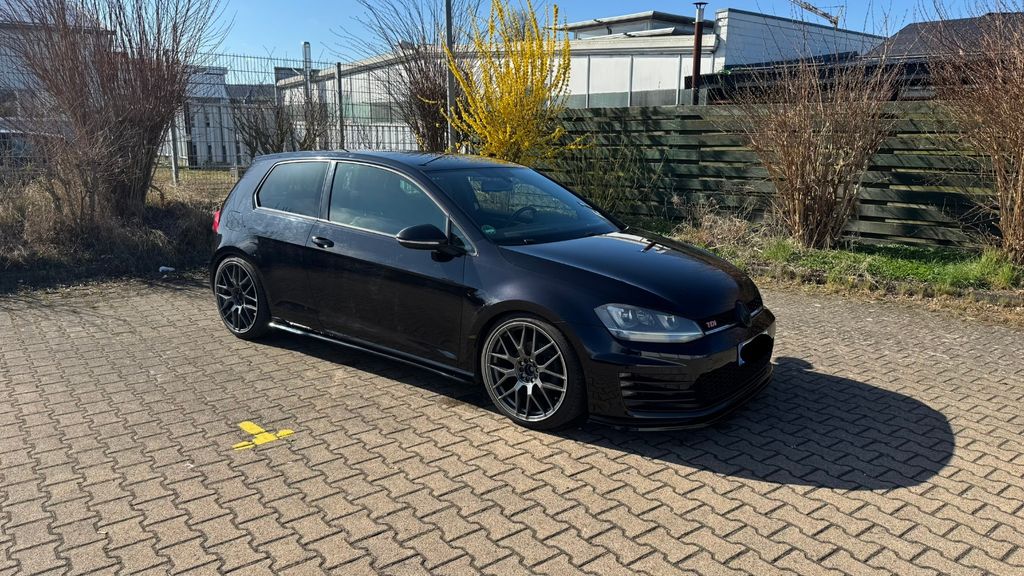 VW Golf 218.956 km 12.500 € Brakel 33034