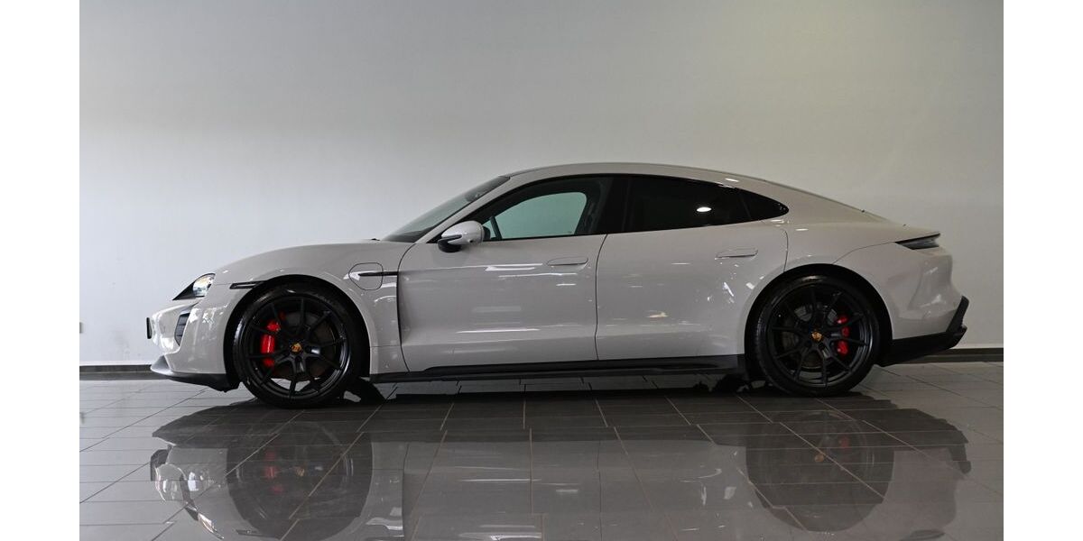 Porsche Taycan 51.354 km 74.750 € Paderborn 33100