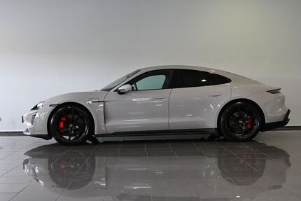 Porsche Taycan 51.354 km 75.750 € Paderborn 33100
