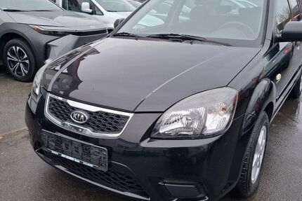 Kia Rio 140.000 km 2.999 &euro; Paderborn 33100