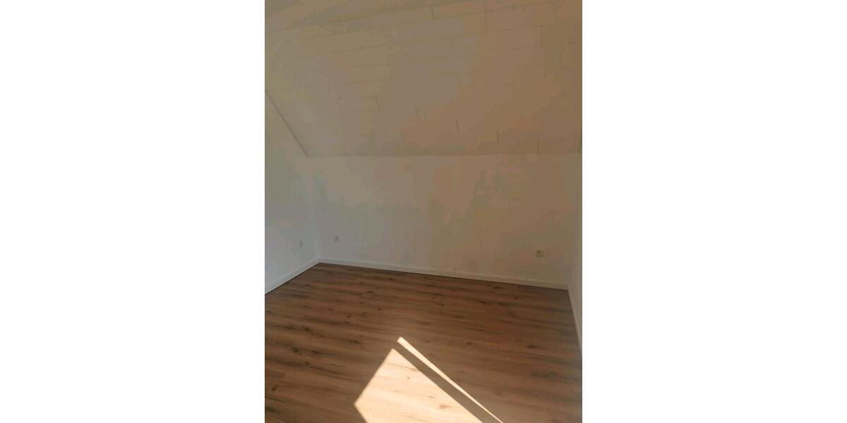Etagenwohnung Altenbeken - 4 Zimmer, 120 m&sup2;, 850&euro; | Angebot:27540787