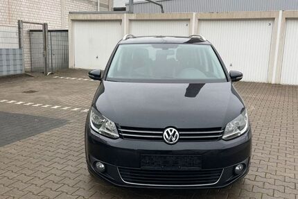 VW Touran 220.000 km 5.300 &euro; Detmold 32756