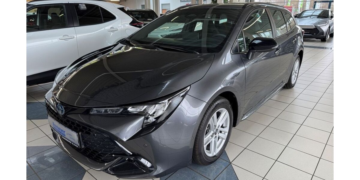 Toyota Corolla 16.745 km 28.490 &euro; Paderborn 33104