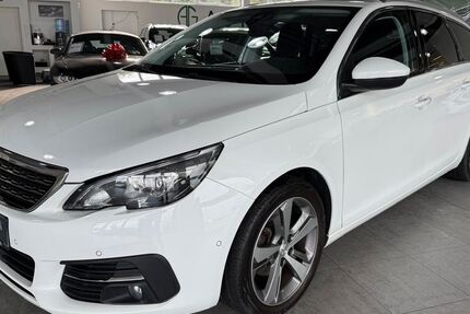 Peugeot 308 132.000 km 10.950 € Paderborn 33106