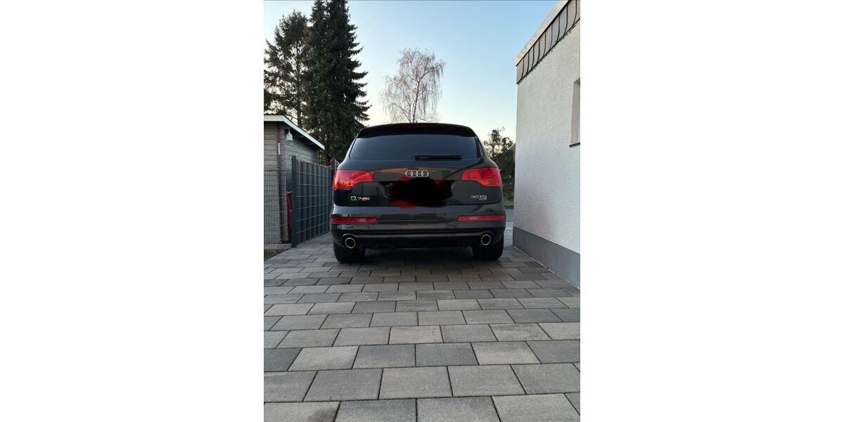 Audi Q7 235.000 km 13.000 &euro; Schlangen 33189