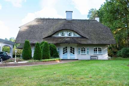 Haus Schloß Holte Stukebrock - 12 Zimmer, 424 m&sup2;, 1.090.000&euro; | Angebot:25139649