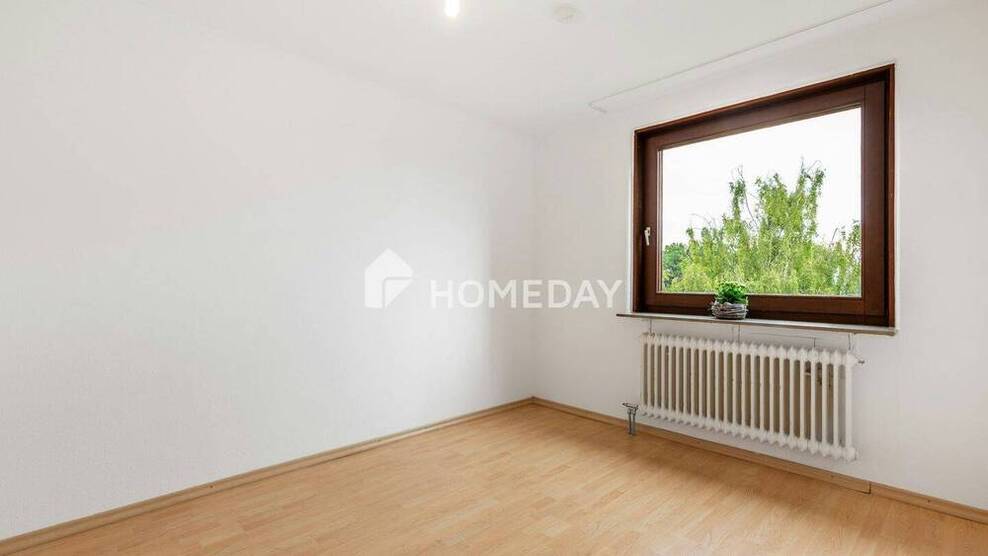 Großzügige 4-Zimmer-Wohnung mit Loggia - Ruhig, gepflegt und bezugsfrei