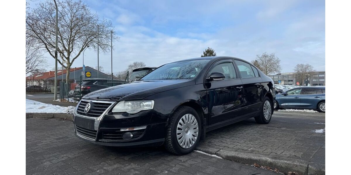 VW Passat 226.100 km 2.390 &euro; Paderborn 33102
