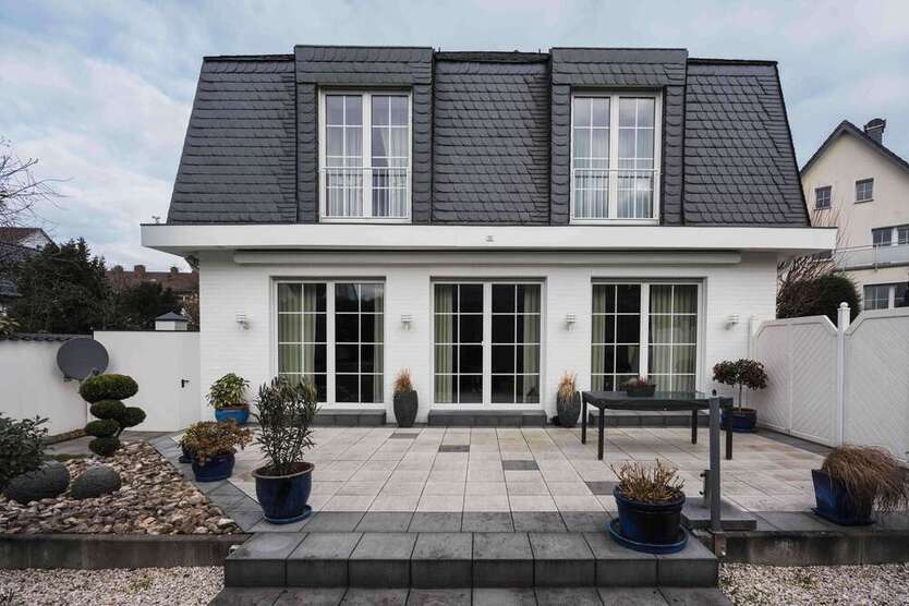Haus zum Kaufen in Bielefeld 590.000 € 195 m²