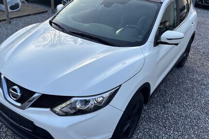 Nissan Qashqai 89.206 km 14.690 &euro; Paderborn 33104