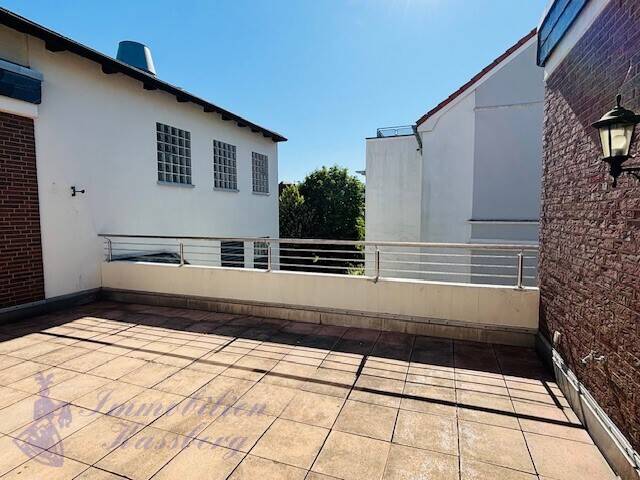Großzügige Stadtwohnung mit Balkonterrasse 5 zimmer