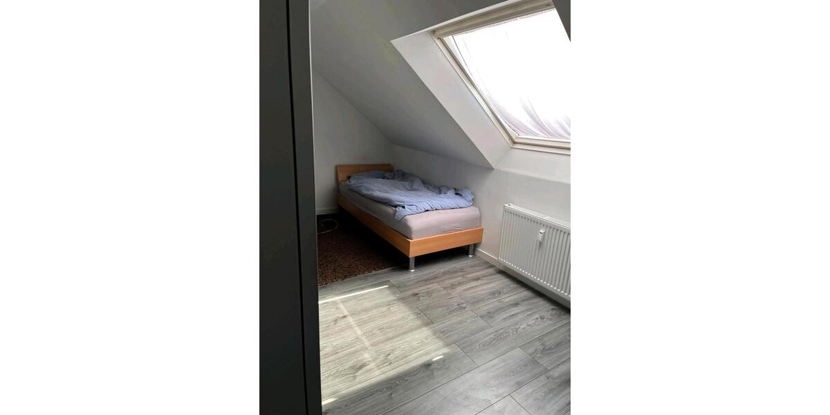 Dachgeschoßwohnung Paderborn Univiertel - 3 Zimmer, 96 m&sup2;, 910&euro; | Angebot:26413879