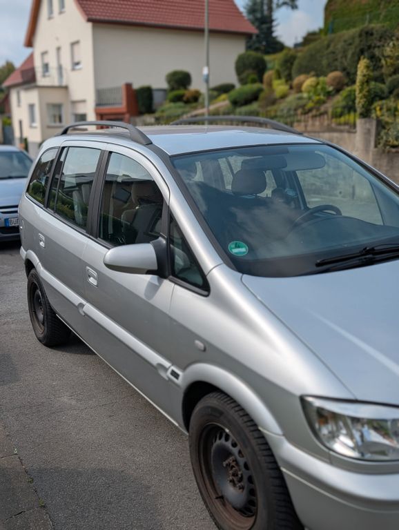 Opel Zafira 205.000 km 999 € Salzkotten 33154