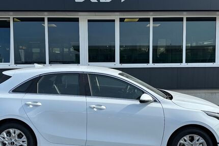 Kia ceed / Ceed 1.500 km 21.490 &euro; Paderborn 33100