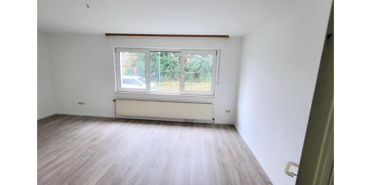 WBS!!! Renovierte Erdgeschosswohnung (EGL) 2 zimmer