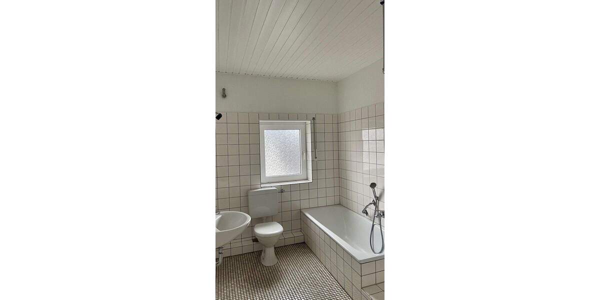 Etagenwohnung Paderborn OT Schloß Neuhaus Schloß Neuhaus - 3 Zimmer, 76 m&sup2;, 650&euro; | Angebot:25724174