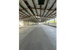 570 m² Warmhalle mit Büro-Sozialräumen und Stellplätzen zimmer