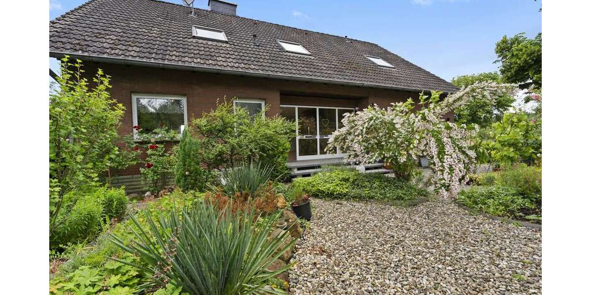 Einfamilienhaus Paderborn / Neuenbeken Neuenbeken - 8 Zimmer, 228 m&sup2;, 450.000&euro; | Angebot:27086220