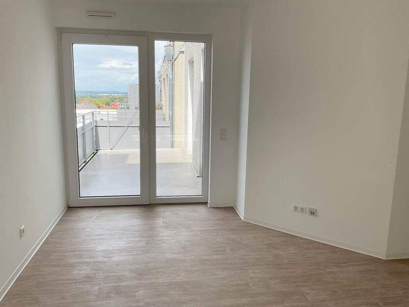Direkt einziehen und WOHNFÜHLEN! 3 Zimmer mit Balkon! Moderne Ausstattung, Tageslichtbad, Aufzug 3 zimmer