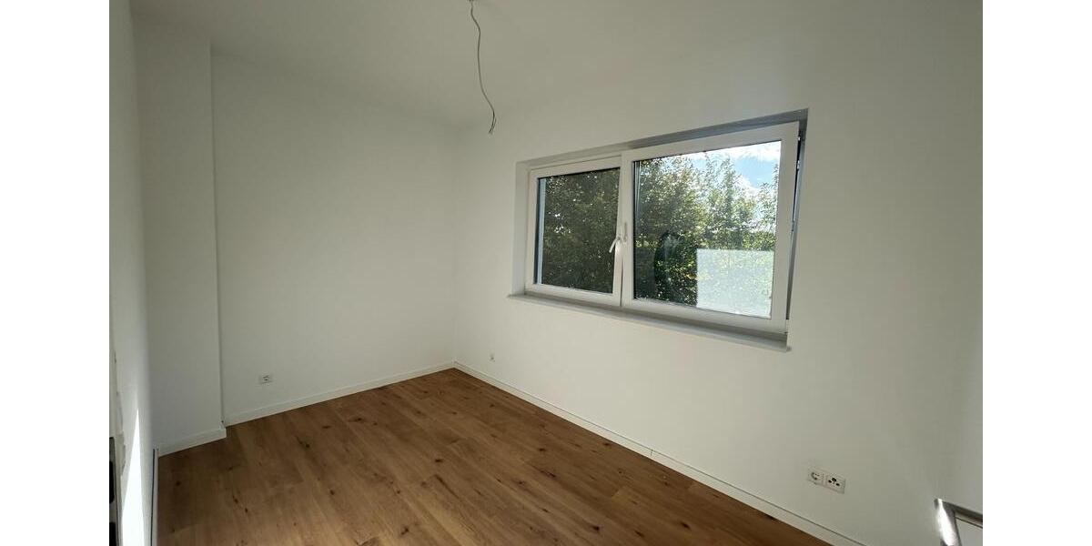 Großzügige Neubau-Doppelhaushälfte mit 2 Stellplätzen + Garten 7 zimmer