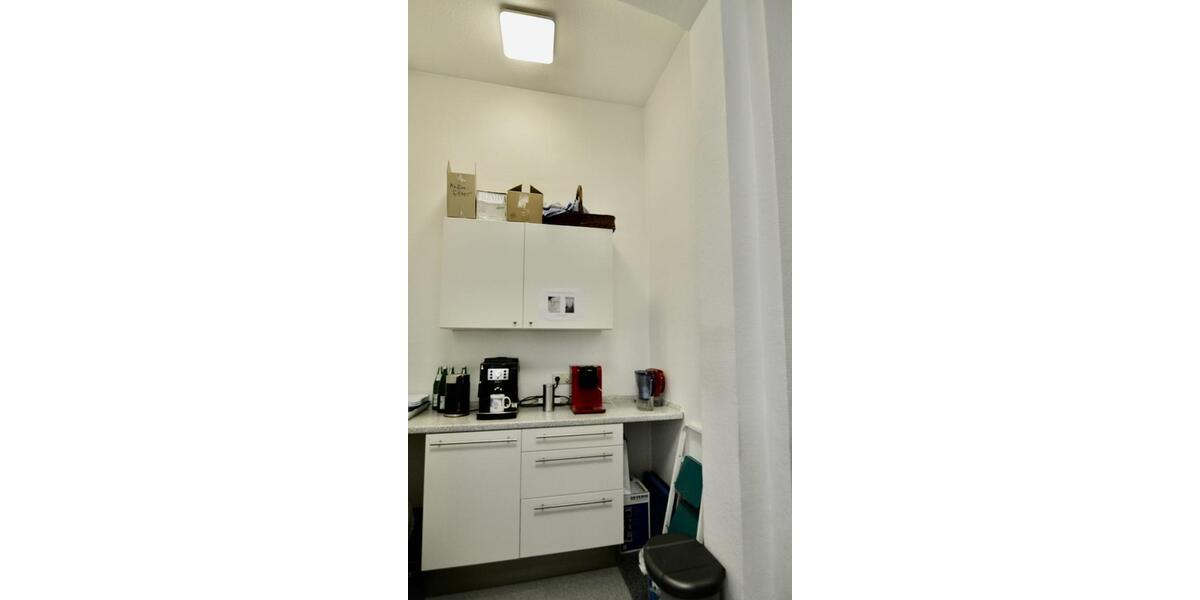 Arbeiten in historischer Brakeler Schule! 120 m² Büroflächen im charmanten Altbau zimmer