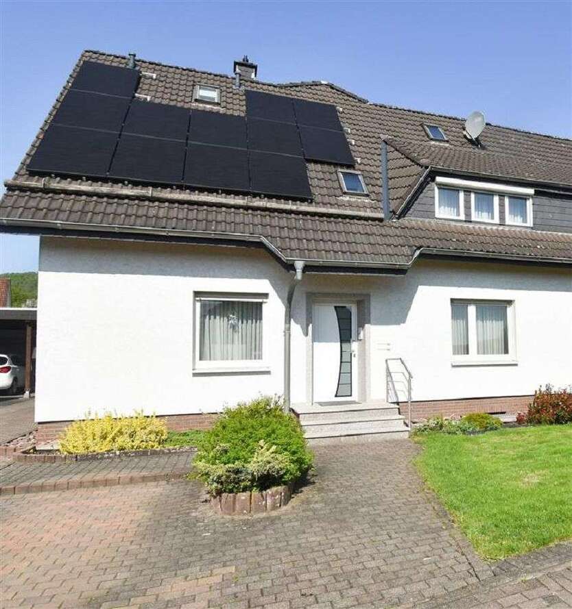Haus zum Kaufen in Bad Driburg 395.000 € 274 m²