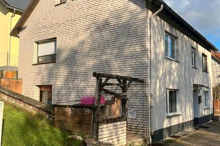 Haus Willebadessen - 9 Zimmer, 175 m&sup2;, 98.000&euro; | Angebot:26841258