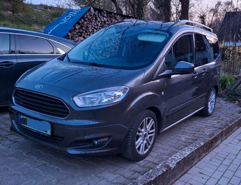 Ford Tourneo Courier 74.900 km 10.900 € Büren 33142