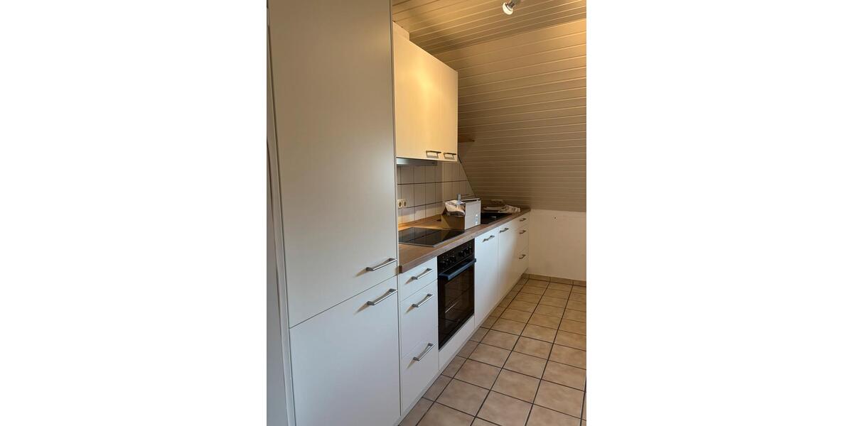 Dachgeschoßwohnung Delbrück - 4 Zimmer, 98 m&sup2;, 1.210&euro; | Angebot:27545422