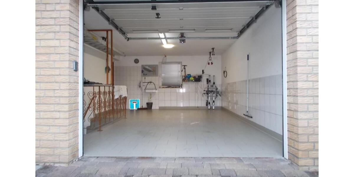 Massivhaus EFH Bj1997 Keller Garage PV-Anlage B.-Speicher Wallbox 5 zimmer