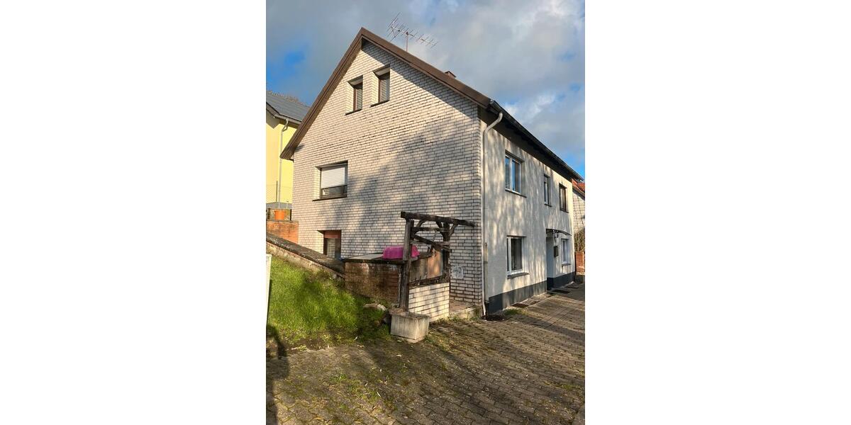 Einfamilienhaus Willebadessen - 9 Zimmer, 174 m&sup2;, 98.000&euro; | Angebot:26822012