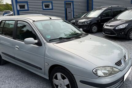 Renault Megane 181.000 km 1.699 &euro; Detmold 32758