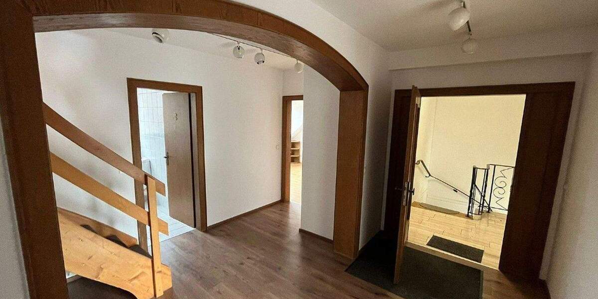 Etagenwohnung Horn-Bad Meinberg Billerbeck - 5 Zimmer, 167 m&sup2;, 999&euro; | Angebot:25771949