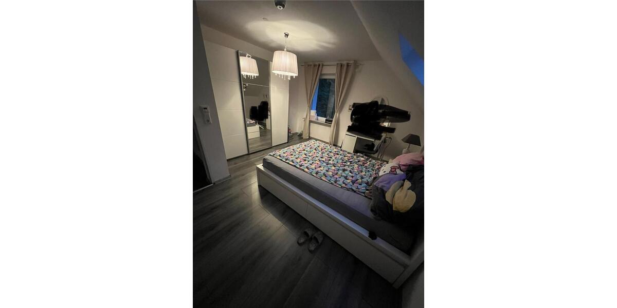 Dachgeschoßwohnung Schlangen - 4 Zimmer, 120 m&sup2;, 850&euro; | Angebot:26405964