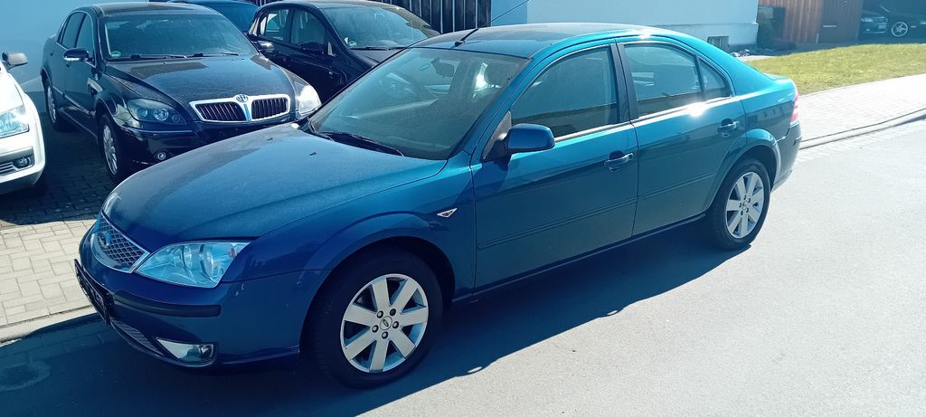Ford Mondeo 195.000 km 2.650 € Lage 32791