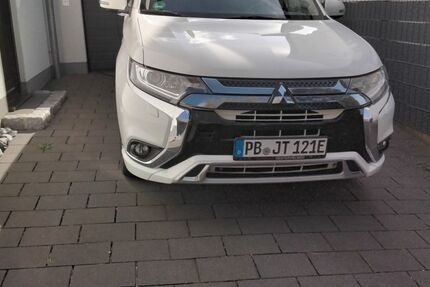 Mitsubishi Plug-in Hybrid Outlander 83.000 km 19.560 &euro; Bad Lippspringe 33175
