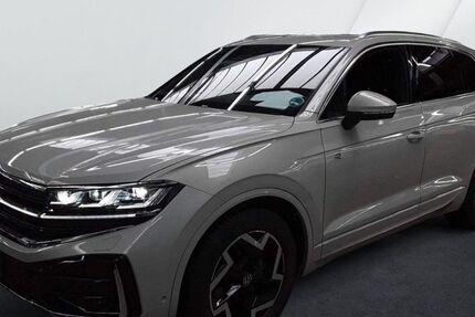 VW Touareg 22.264 km 59.998 &euro; Büren 33142