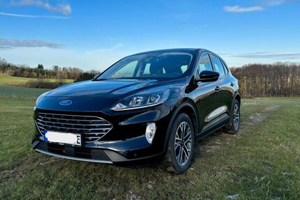 Ford Kuga 66.000 km 21.490 € Oerlinghausen 33813