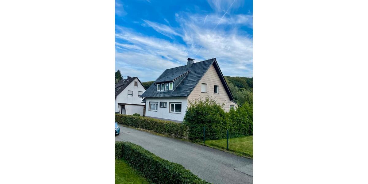 Einfamilienhaus Bad Driburg - 8 Zimmer, 141 m&sup2;, 210.000&euro; | Angebot:27522626