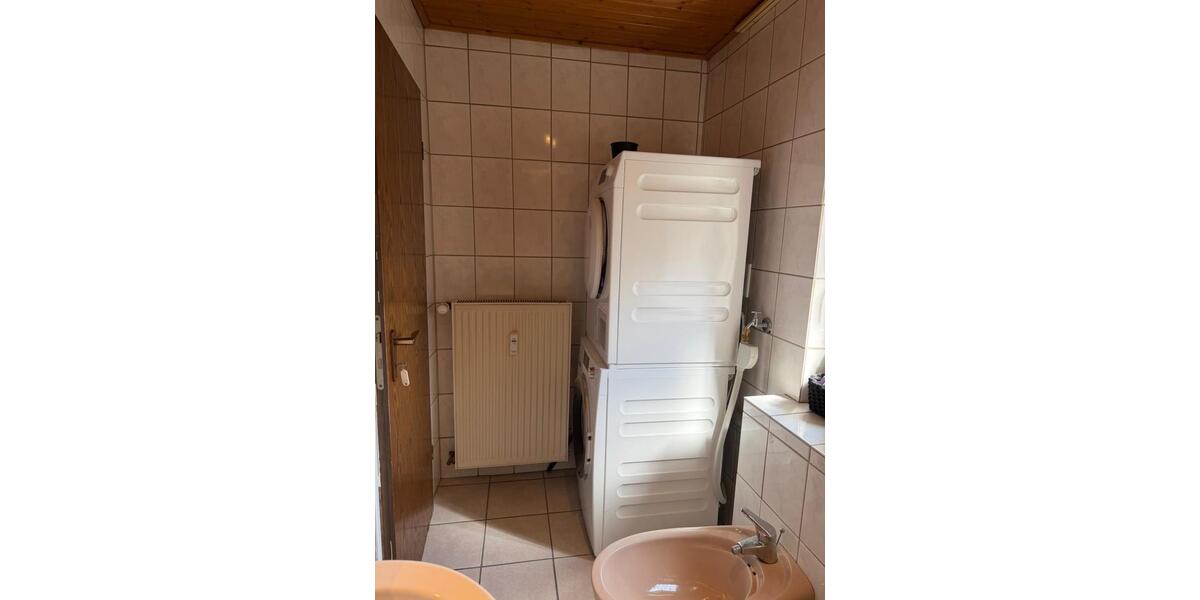 Etagenwohnung Oerlinghausen - 2 Zimmer, 80 m&sup2;, 900&euro; | Angebot:26603570