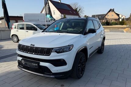 Jeep Compass 20.815 km 24.990 &euro; Büren-Steinhausen 33142