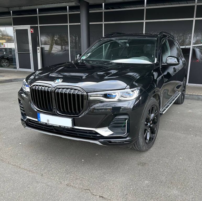 BMW X7 37.500 km 94.900 € Paderborn 33100