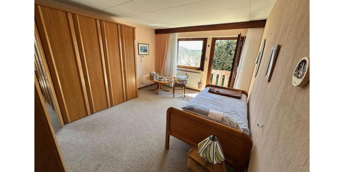 Einfamilienhaus Marsberg - 7 Zimmer, 252 m&sup2;, 295.000&euro; | Angebot:26114645