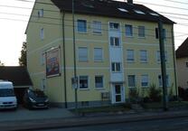 Kleine DG- Wohnung, zentral, direkt am Park