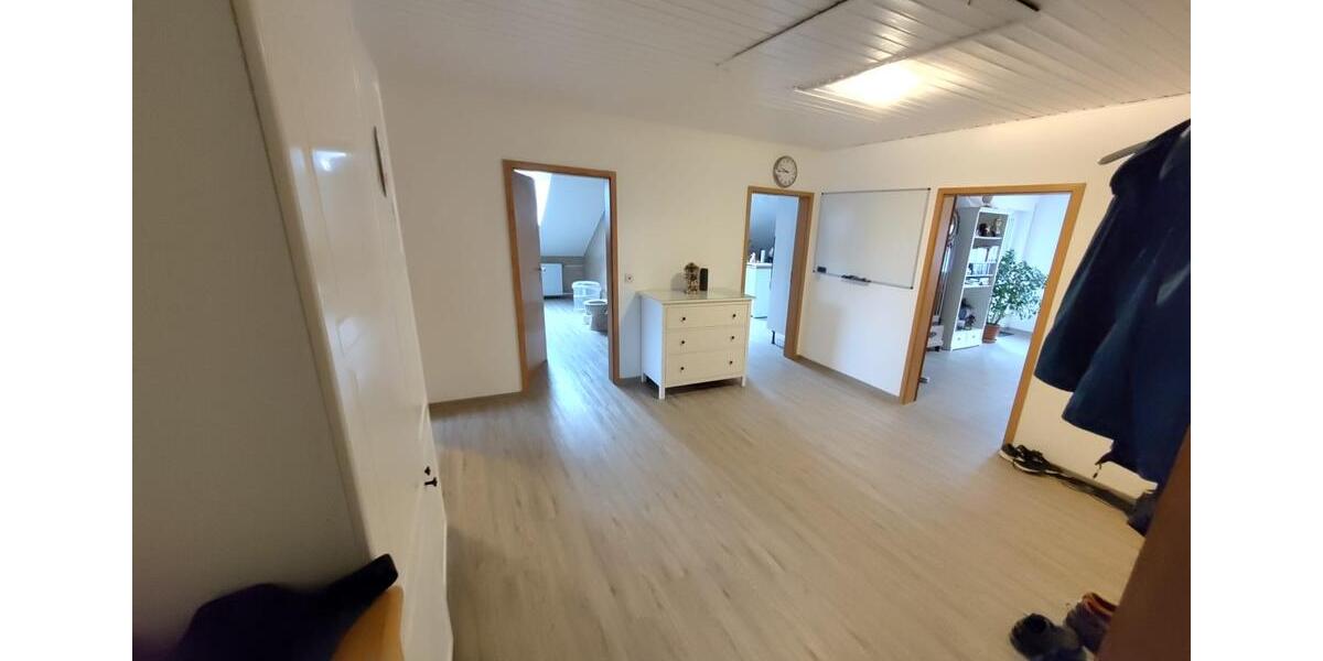 Dachgeschoßwohnung Paderborn Neuenbeken - 3 Zimmer, 105 m&sup2;, 650&euro; | Angebot:25391618