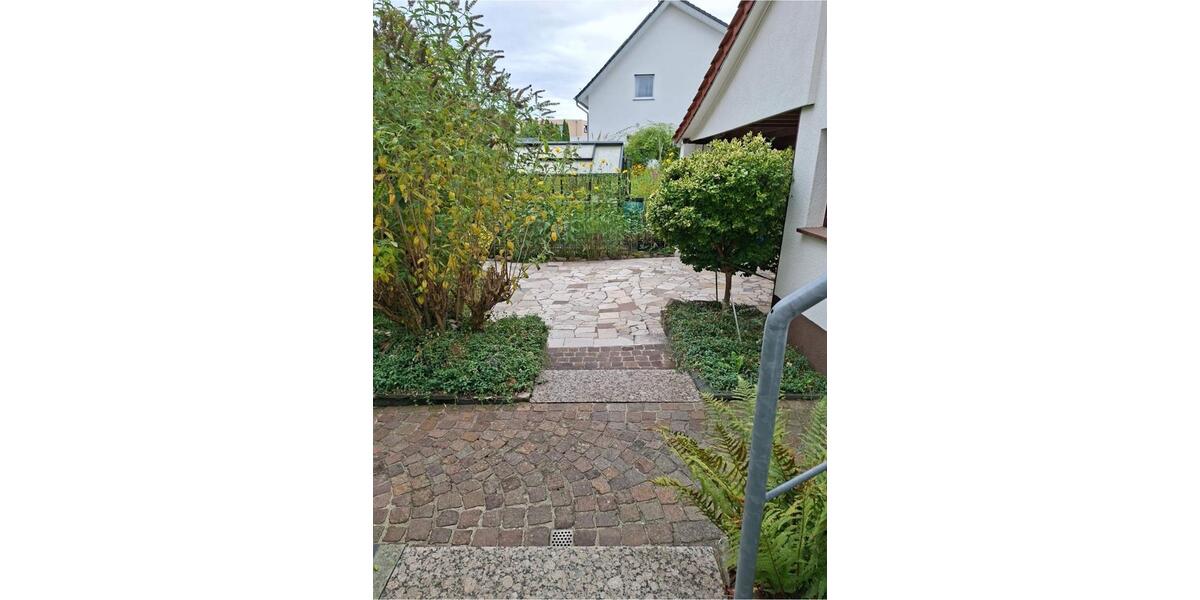 Erdgeschoßwohnung Paderborn - 3 Zimmer, 117 m&sup2;, 370&euro; | Angebot:25343046