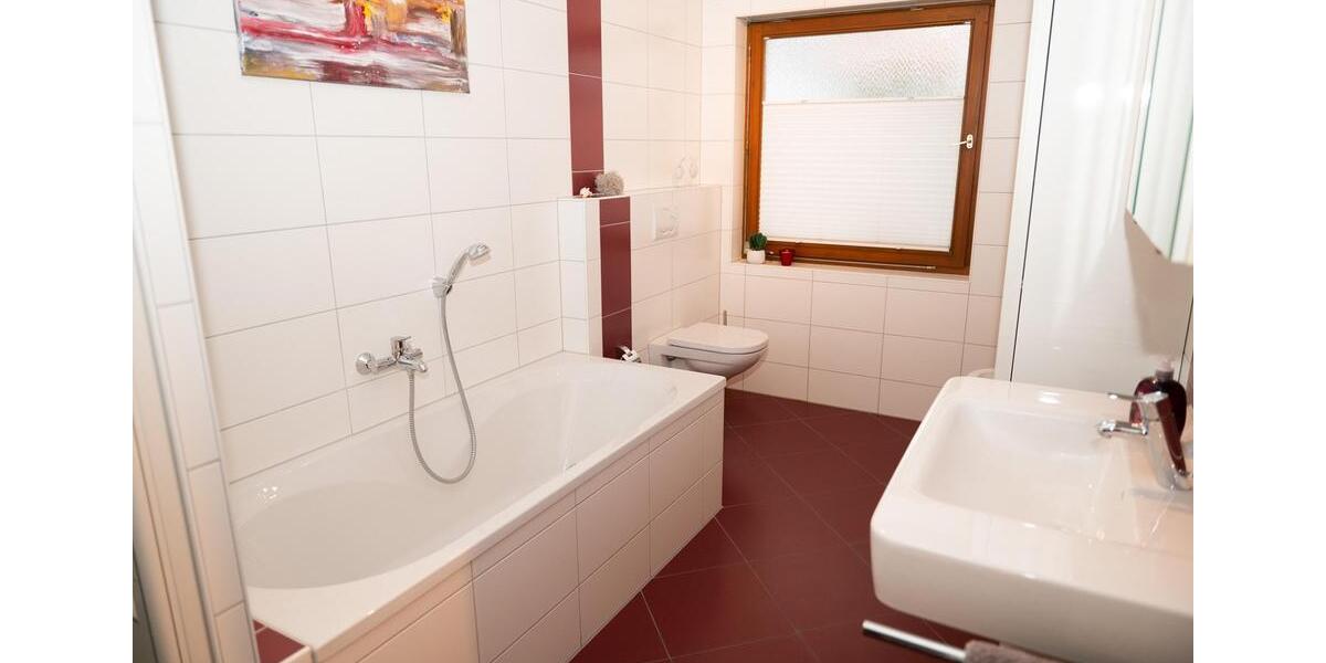 Bauernhaus, Landhaus Bad Wünnenberg - 14 Zimmer, 330 m&sup2;, 390.000&euro; | Angebot:27295998