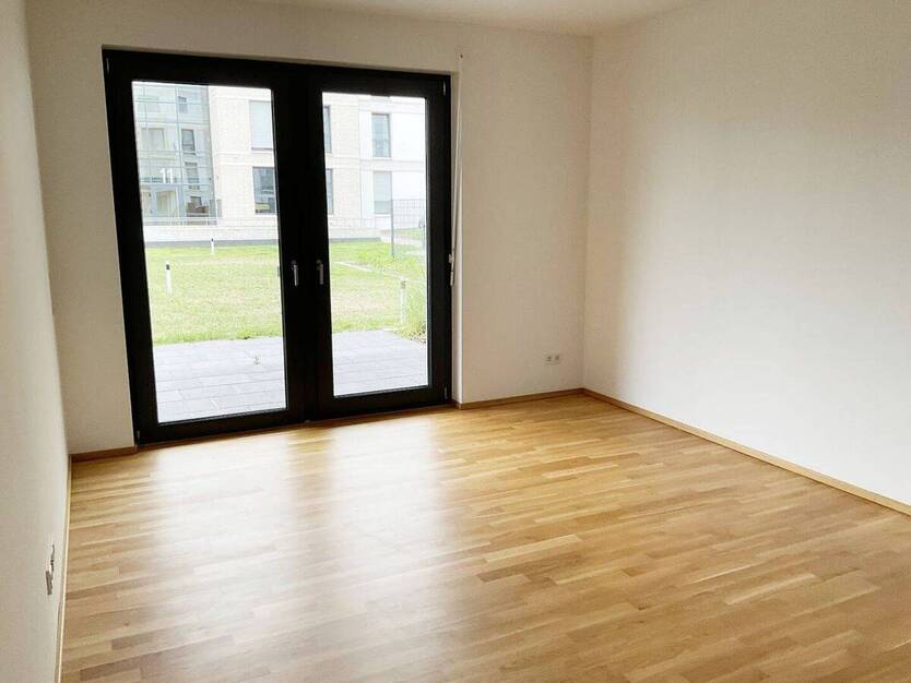 Helle 2-Zimmer-Wohnung mit Terrasse, moderne Neubau-Ausstattung mit Echtholzparkett + Einbauküche 2 zimmer
