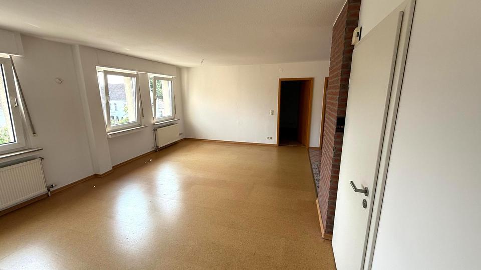 Dachgeschoßwohnung Bad Lippspringe - 3 Zimmer, 76 m&sup2;, 646&euro; | Angebot:26335934