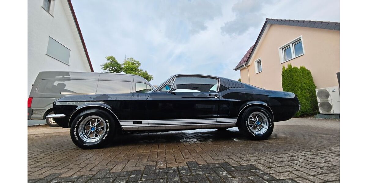 Ford Mustang 52.500 km 65.000 &euro; Detmold 32758